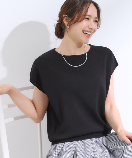 DRESKIP（ドレスキップ）の「【洗える/S-LL/ひんやり】さらりと好印象　総針フレンチスリーブニット（ニット/セーター・レディース・オフホワイト/レッド系1/ブラック/ネイビー・04/03/02/01）」の2枚目の写真