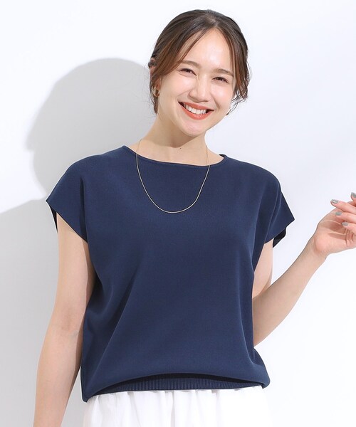 DRESKIP（ドレスキップ）の「【洗える/S-LL/ひんやり】さらりと好印象　総針フレンチスリーブニット（ニット/セーター・レディース・オフホワイト/レッド系1/ブラック/ネイビー・04/03/02/01）」の5枚目の写真