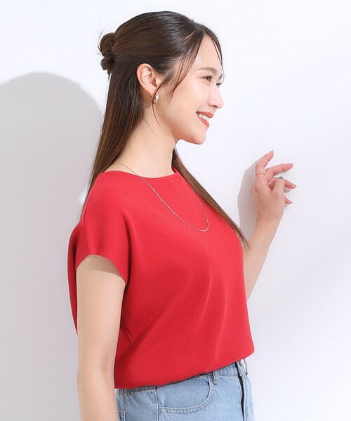 DRESKIP（ドレスキップ）の「【洗える/S-LL/ひんやり】さらりと好印象　総針フレンチスリーブニット（ニット/セーター・レディース・オフホワイト/レッド系1/ブラック/ネイビー・04/03/02/01）」の14枚目の写真