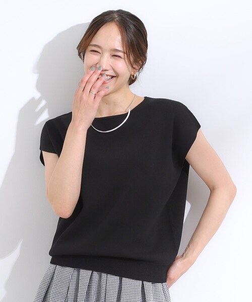 DRESKIP（ドレスキップ）の「【洗える/S-LL/ひんやり】さらりと好印象　総針フレンチスリーブニット（ニット/セーター・レディース・オフホワイト/レッド系1/ブラック/ネイビー・04/03/02/01）」の17枚目の写真