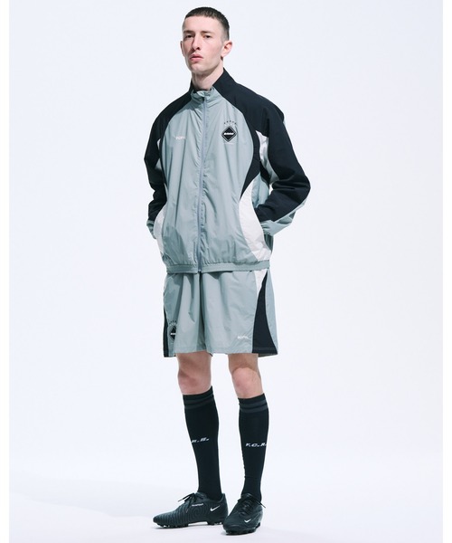 F.C.Real Bristol(エフシーレアルブリストル)の「WARM-UP JACKET(ブルゾン・メンズ・オフホワイト/セージグリーン/ブラック・X-LARGE/LARGE/MEDIUM/SMALL/XX-LARGE)」の18枚目の写真