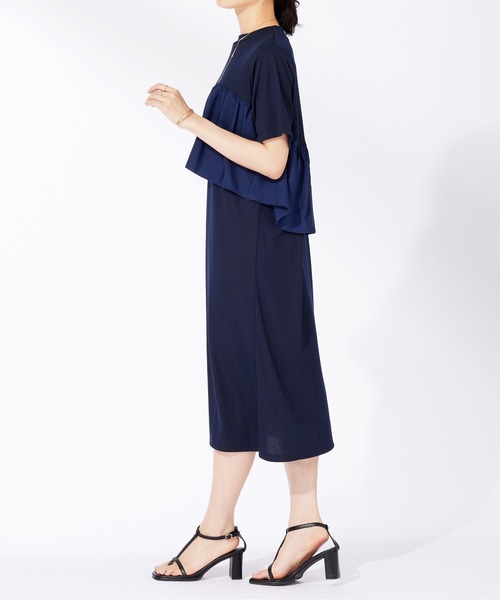 BELLUNA PLUS(ベルーナ)の「胸元フリルデザインワンピース(ワンピース・レディース・ネイビー/ブラック・MEDIUM/LARGE/X-LARGE)」の18枚目の写真