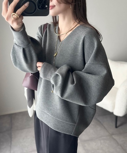 Emma Taylor(エマテイラー)の「【ネックが選べる】ダンボールコクーンフォルムプルオーバー(Tシャツ/カットソー・レディース・ブラック/ライトベージュ/MD.Gray/ブラック系その他/ベージュ系その他/グレー系その他・FREE)」の3枚目の写真