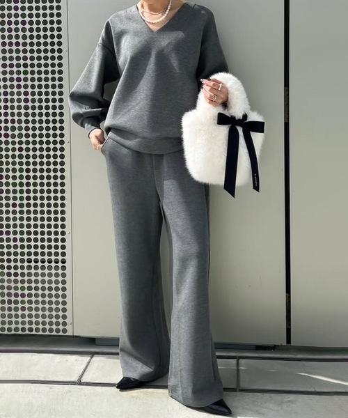 Emma Taylor(エマテイラー)の「【ネックが選べる】ダンボールコクーンフォルムプルオーバー(Tシャツ/カットソー・レディース・ブラック/ライトベージュ/MD.Gray/ブラック系その他/ベージュ系その他/グレー系その他・FREE)」の9枚目の写真