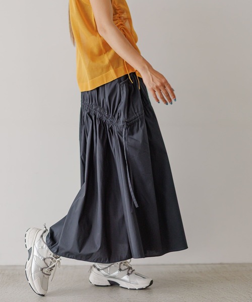 BAYFLOW（ベイフロー）の「[撥水機能素材]ランダムギャザーフレアスカート（スカート・レディース・キャメル/ブラック・FREE）」の13枚目の写真