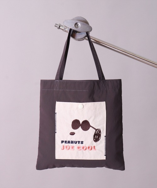 PEANUTS（ピーナッツ）の「(ACT)【PEANUTS】フェイス 刺繍 ナイロン ミニ トートバッグ（トートバッグ・レディース・チャコールグレー/ライトベージュ/スモークピンク/イエロー/ブルー・ONE SIZE）」の16枚目の写真