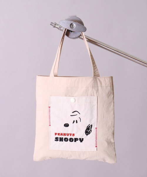 PEANUTS（ピーナッツ）の「(ACT)【PEANUTS】フェイス 刺繍 ナイロン ミニ トートバッグ（トートバッグ・レディース・チャコールグレー/ライトベージュ/スモークピンク/イエロー/ブルー・ONE SIZE）」の17枚目の写真
