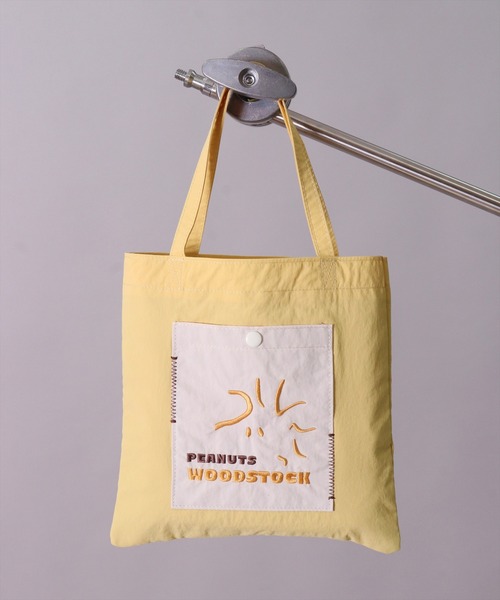 PEANUTS（ピーナッツ）の「(ACT)【PEANUTS】フェイス 刺繍 ナイロン ミニ トートバッグ（トートバッグ・レディース・チャコールグレー/ライトベージュ/スモークピンク/イエロー/ブルー・ONE SIZE）」の20枚目の写真