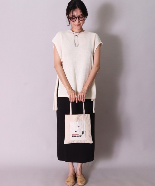 PEANUTS（ピーナッツ）の「(ACT)【PEANUTS】フェイス 刺繍 ナイロン ミニ トートバッグ（トートバッグ・レディース・チャコールグレー/ライトベージュ/スモークピンク/イエロー/ブルー・ONE SIZE）」の8枚目の写真