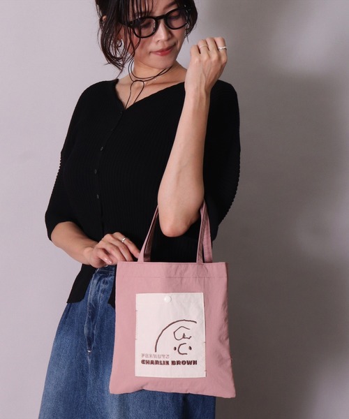 PEANUTS（ピーナッツ）の「(ACT)【PEANUTS】フェイス 刺繍 ナイロン ミニ トートバッグ（トートバッグ・レディース・チャコールグレー/ライトベージュ/スモークピンク/イエロー/ブルー・ONE SIZE）」の15枚目の写真