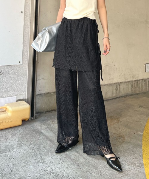 Futier land（フューティアランド）の「ラップスカートレイヤードレースパンツ（その他パンツ・レディース・アイボリー/ブラック・FREE）」の2枚目の写真