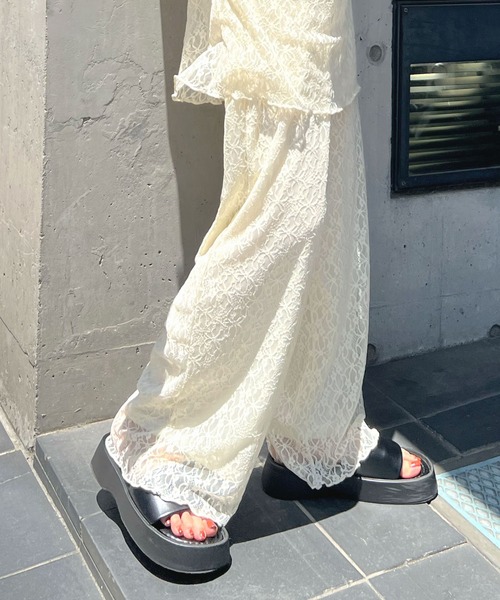 Futier land（フューティアランド）の「ラップスカートレイヤードレースパンツ（その他パンツ・レディース・アイボリー/ブラック・FREE）」の3枚目の写真