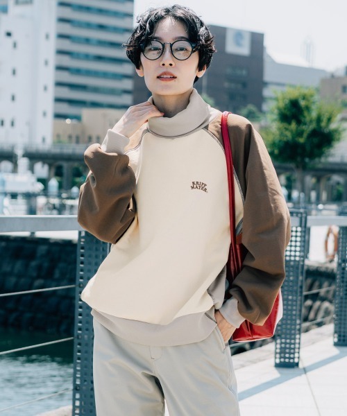 KRIFF MAYER Lady's Collection（クリフメイヤーレディースコレクション）の「【ラグランスリーブ】裏起毛タートルスウェット（スウェット・レディース・レッド/その他5/チャコール/ナチュラル/カラフル・LARGE/MEDIUM）」の5枚目の写真