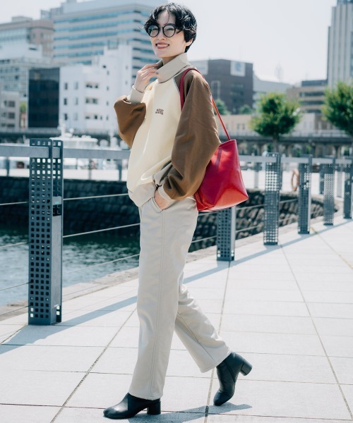 KRIFF MAYER Lady's Collection（クリフメイヤーレディースコレクション）の「【ラグランスリーブ】裏起毛タートルスウェット（スウェット・レディース・レッド/その他5/チャコール/ナチュラル/カラフル・LARGE/MEDIUM）」の8枚目の写真