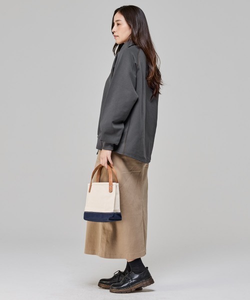 KRIFF MAYER Lady's Collection（クリフメイヤーレディースコレクション）の「【ラグランスリーブ】裏起毛タートルスウェット（スウェット・レディース・レッド/その他5/チャコール/ナチュラル/カラフル・LARGE/MEDIUM）」の6枚目の写真