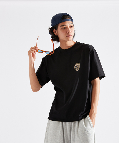 PARIS SAINT-GERMAIN(パリサンジェルマン)の「【Paris Saint-Germain / パリ・サン=ジェルマン】 JP CAMO EMBREM TEE(Tシャツ/カットソー・メンズ・ブラック/ホワイト・MEDIUM/SMALL/X-LARGE/LARGE)」の16枚目の写真