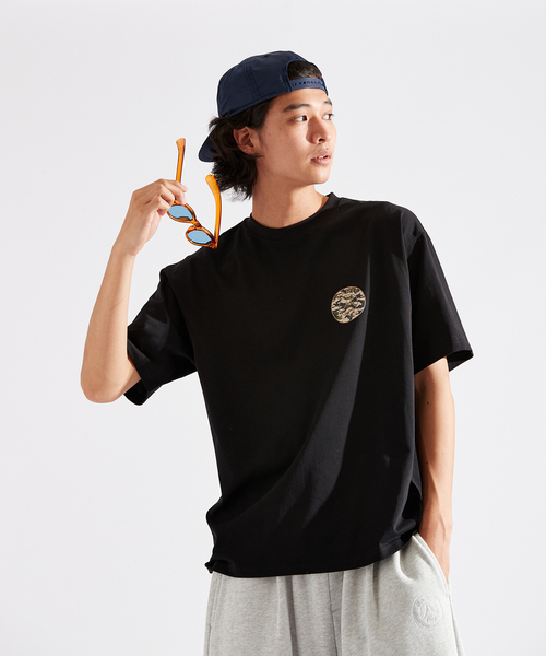 PARIS SAINT-GERMAIN(パリサンジェルマン)の「【Paris Saint-Germain / パリ・サン=ジェルマン】 JP CAMO EMBREM TEE(Tシャツ/カットソー・メンズ・ブラック/ホワイト・MEDIUM/SMALL/X-LARGE/LARGE)」の17枚目の写真