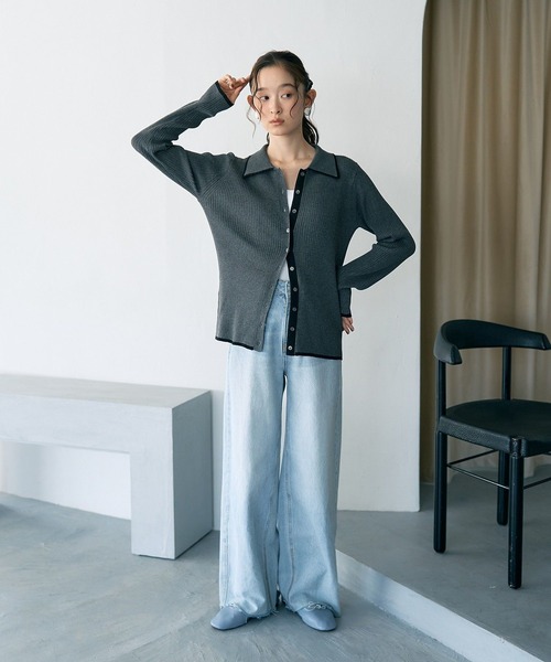 earth music&ecology（アースミュージックアンドエコロジー）の「【WEB限定】バイカラートリムロングニットカーディガン（ニット/セーター・レディース・チャコールグレー/アイボリー/ブラウン/ネイビー・FREE）」の12枚目の写真