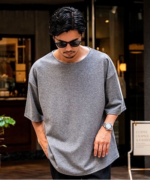 SILVER BULLET(シルバーバレット)の「『CavariA/キャバリア』ボートネック半袖TEE(Tシャツ/カットソー・メンズ・ベージュ/グレー/ブラック・L/M)」の2枚目の写真