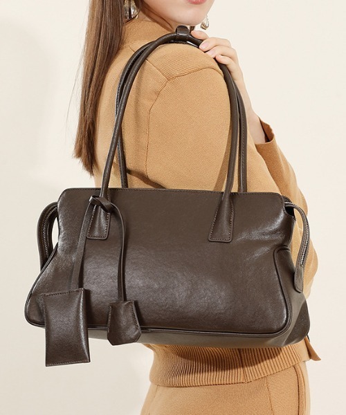 NiiNa(ニーナ)の「【 NiiNa / ニーナ 】高品質牛革横長ショルダー&ミニケースセットバッグ(ショルダーバッグ・レディース・ベージュ/ブラウン/ブラック・FREE)」の3枚目の写真
