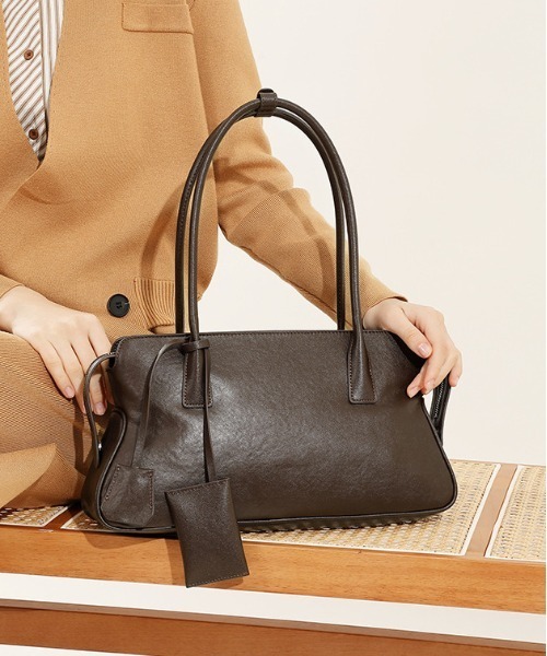 NiiNa(ニーナ)の「【 NiiNa / ニーナ 】高品質牛革横長ショルダー&ミニケースセットバッグ(ショルダーバッグ・レディース・ベージュ/ブラウン/ブラック・FREE)」の9枚目の写真