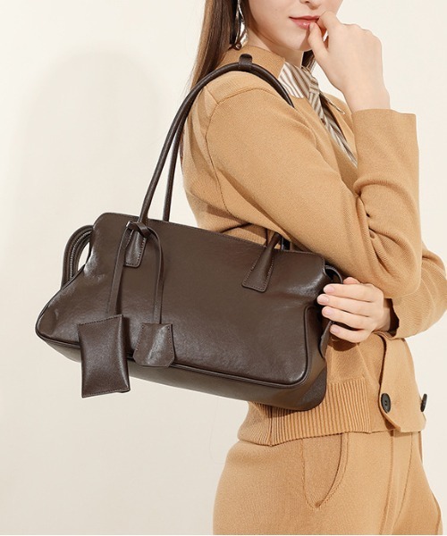 NiiNa(ニーナ)の「【 NiiNa / ニーナ 】高品質牛革横長ショルダー&ミニケースセットバッグ(ショルダーバッグ・レディース・ベージュ/ブラウン/ブラック・FREE)」の14枚目の写真