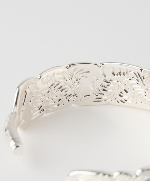 BARNYARDSTORM(バンヤードストーム)の「BARNYARDSTORM / フェザーバングル(ブレスレット・レディース・ゴールド/シルバー・FREE)」の3枚目の写真