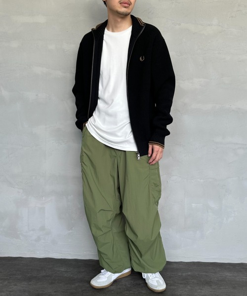 FRED PERRY（フレッドペリー）の「[FRED PERRY/フレッドペリー] 別注 ハイネック ジップニットカーディガン（ニット/セーター・レディース・ブラック/ライトグレー/キナリ・L/M/S）」の4枚目の写真