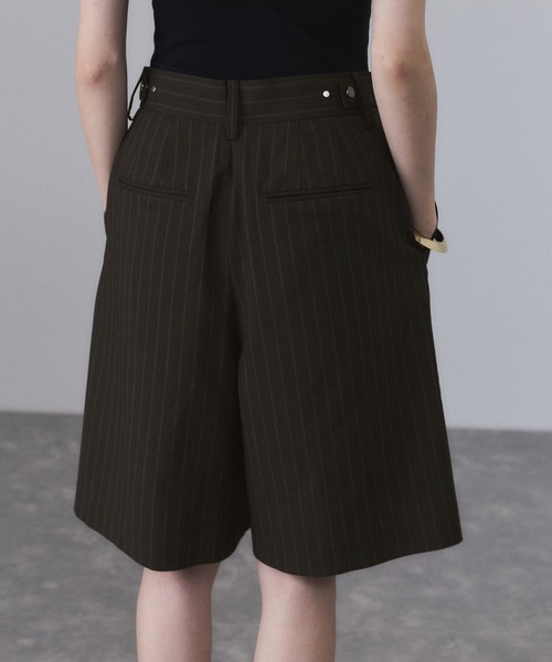 ADAM ET ROPE'(アダムエロペ)の「【サステナブル】ソリッド&ストライプハーフパンツ(その他パンツ・レディース・ブラック/ブラウン系その他・36/38)」の9枚目の写真