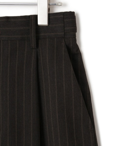 ADAM ET ROPE'(アダムエロペ)の「【サステナブル】ソリッド&ストライプハーフパンツ(その他パンツ・レディース・ブラック/ブラウン系その他・36/38)」の13枚目の写真