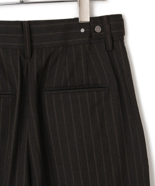 ADAM ET ROPE'(アダムエロペ)の「【サステナブル】ソリッド&ストライプハーフパンツ(その他パンツ・レディース・ブラック/ブラウン系その他・36/38)」の3枚目の写真