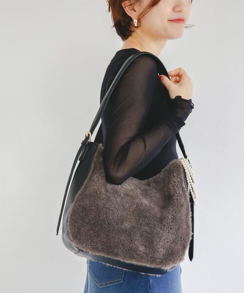 le.coeur blanc（ルクールブラン）の「ボアコンビワンショルダーバッグ（トートバッグ・レディース・ベージュ/チャコールグレー・FREE）」の7枚目の写真