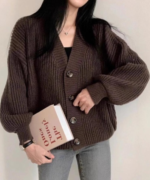 cammie(キャミー)の「フロントボタンリブ編みニットカーディガン(カーディガン/ボレロ・レディース・アイボリー/グレー/ブラウン・FREE)」の2枚目の写真