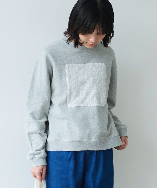 bulle de savon（ビュルデサボン）の「△クロスステッチレース スウェット（スウェット・レディース・グレー/ネイビー・FREE）」の4枚目の写真