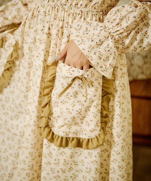 セール】【クティールとレトロ】ビッグ襟ポケットフリルワンピース