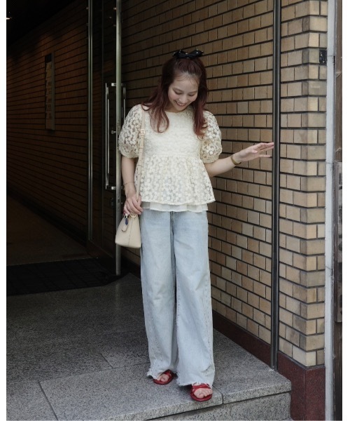JUMELLE(ジュメロ)の「フラワー刺繍ペプラムトップス(Tシャツ/カットソー・レディース・ベージュ・FREE)」の7枚目の写真