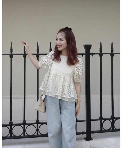 JUMELLE(ジュメロ)の「フラワー刺繍ペプラムトップス(Tシャツ/カットソー・レディース・ベージュ・FREE)」の15枚目の写真