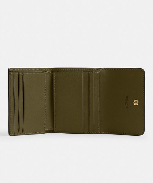 COACH（コーチ）の「ミラ スモール フラップ ウォレット（財布・レディース・グリーン系その他・ONE）」の4枚目の写真