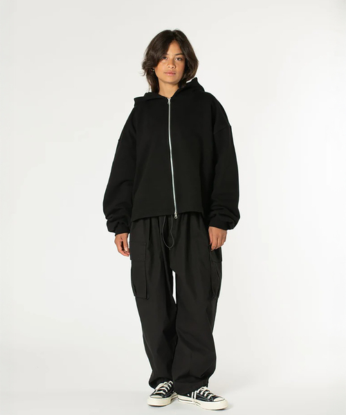 WISM（ウィズム）の「Estudio Niksen / エストゥディオ・ニクセン Boxy Zip-up Hoodie（パーカー・メンズ・ライトグレー/ブラック・1/2）」の5枚目の写真