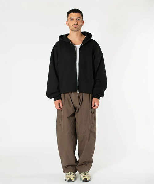 WISM（ウィズム）の「Estudio Niksen / エストゥディオ・ニクセン Boxy Zip-up Hoodie（パーカー・メンズ・ライトグレー/ブラック・1/2）」の7枚目の写真