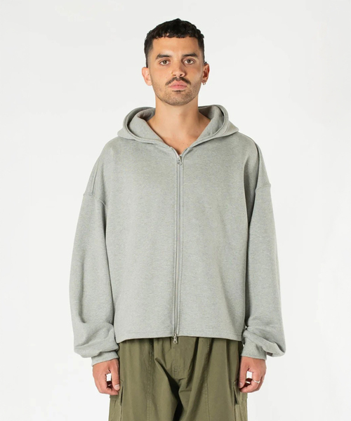 WISM（ウィズム）の「Estudio Niksen / エストゥディオ・ニクセン Boxy Zip-up Hoodie（パーカー・メンズ・ライトグレー/ブラック・1/2）」の15枚目の写真