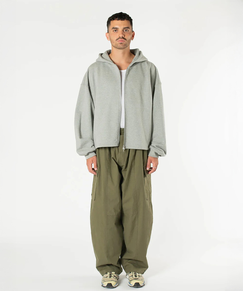 WISM（ウィズム）の「Estudio Niksen / エストゥディオ・ニクセン Boxy Zip-up Hoodie（パーカー・メンズ・ライトグレー/ブラック・1/2）」の16枚目の写真