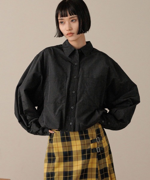 LOWRYS FARM（ローリーズファーム）の「バルーンショートシャツ　588255（シャツ/ブラウス・レディース・オフホワイト/ブラック・FREE）」の2枚目の写真