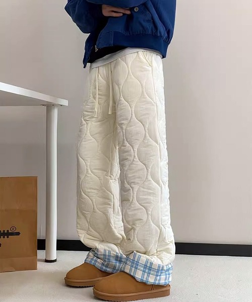 VIBGYOR（ヴィブジョー）の「折り返しチェック キルティング中綿ルーズパンツ/韓国 ユニセックス(CZ)（その他パンツ・メンズ・アイボリー/ネイビー・MEDIUM/LARGE）」の15枚目の写真