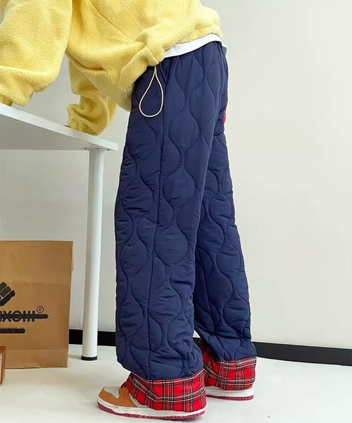 VIBGYOR（ヴィブジョー）の「折り返しチェック キルティング中綿ルーズパンツ/韓国 ユニセックス(CZ)（その他パンツ・メンズ・アイボリー/ネイビー・MEDIUM/LARGE）」の20枚目の写真