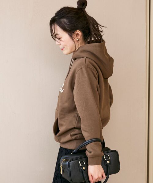 le.coeur blanc(ルクールブラン)の「SKOOKUM ロゴフーディー(Tシャツ/カットソー・レディース・ブラウン/アイボリー・38)」の11枚目の写真