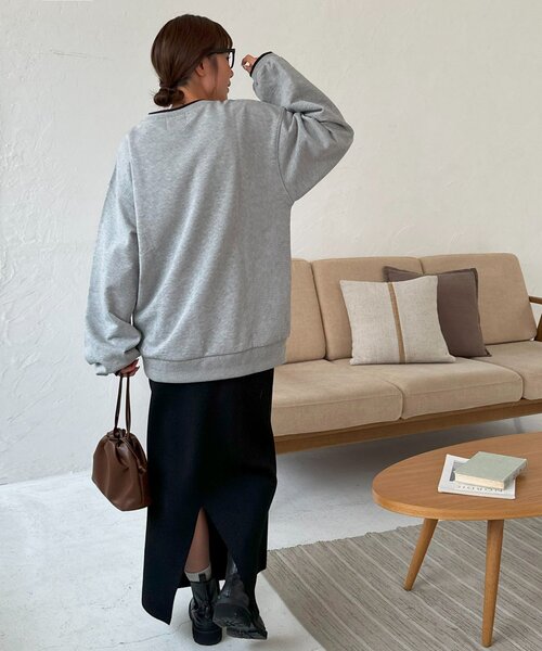 ユニセックス】ラインリブワンポイント刺繍スウェット（スウェット