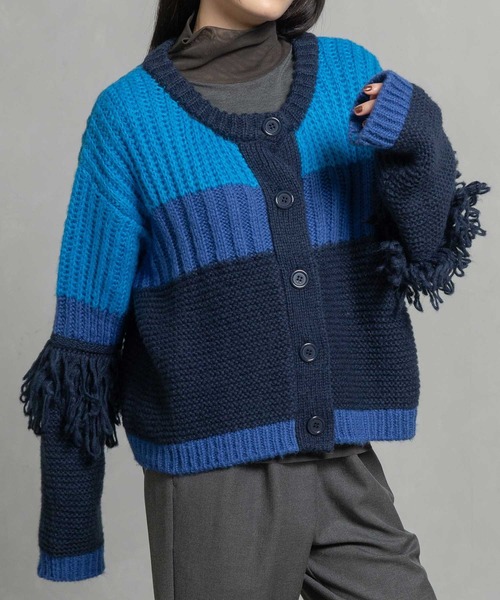 MARECHAL TERRE（マルシャルテル）の「フリンジニットカーデ（ニット/セーター・レディース・ブルー/ブラック/アイボリー/ブラウン・MEDIUM）」の5枚目の写真