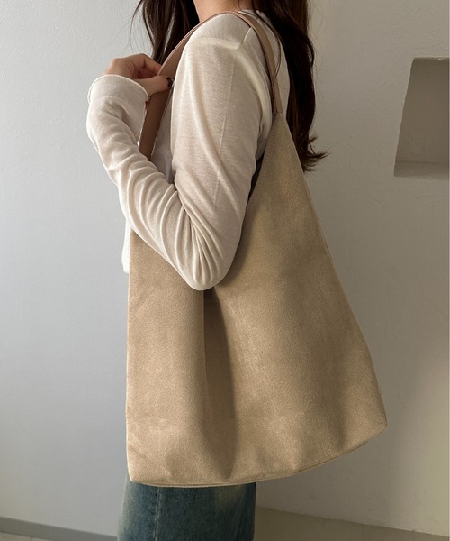 apres jour clair（アプレジュールクレア）の「【apres jour clair】ポーチ付き　フェイクスエードトートバッグ（トートバッグ・レディース・ブラウン系その他/ブラック/ベージュ・FREE）」の3枚目の写真