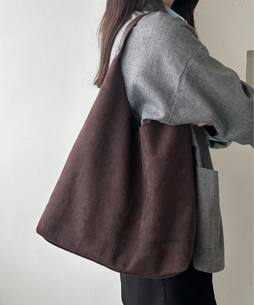 apres jour clair（アプレジュールクレア）の「【apres jour clair】ポーチ付き　フェイクスエードトートバッグ（トートバッグ・レディース・ブラウン系その他/ブラック/ベージュ・FREE）」の5枚目の写真